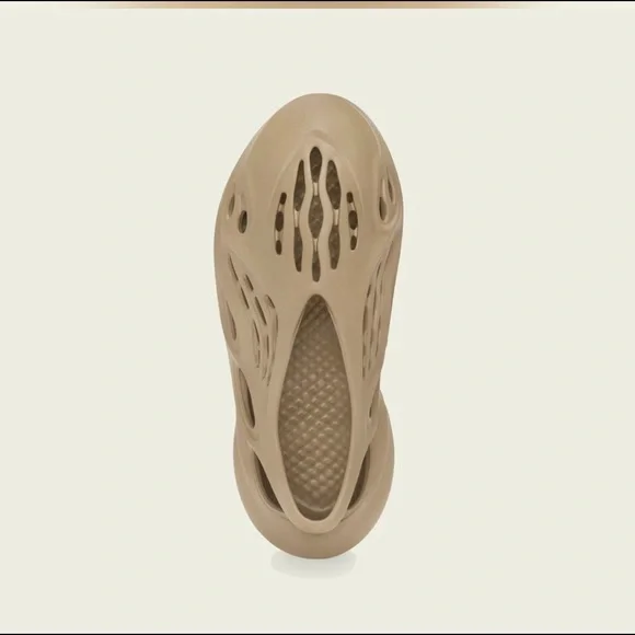 Yeezy Foam Runner - Tan - Picture 2 of 15